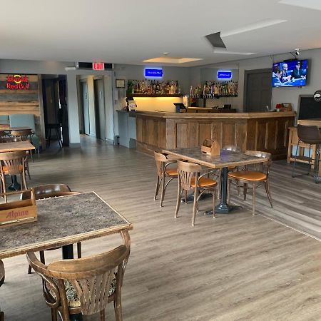 Stonehouse Motel And Restaurant Truro Bagian luar foto