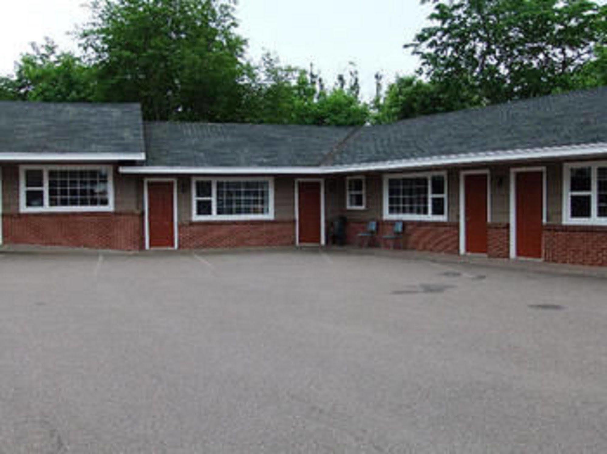 Stonehouse Motel And Restaurant Truro Bagian luar foto