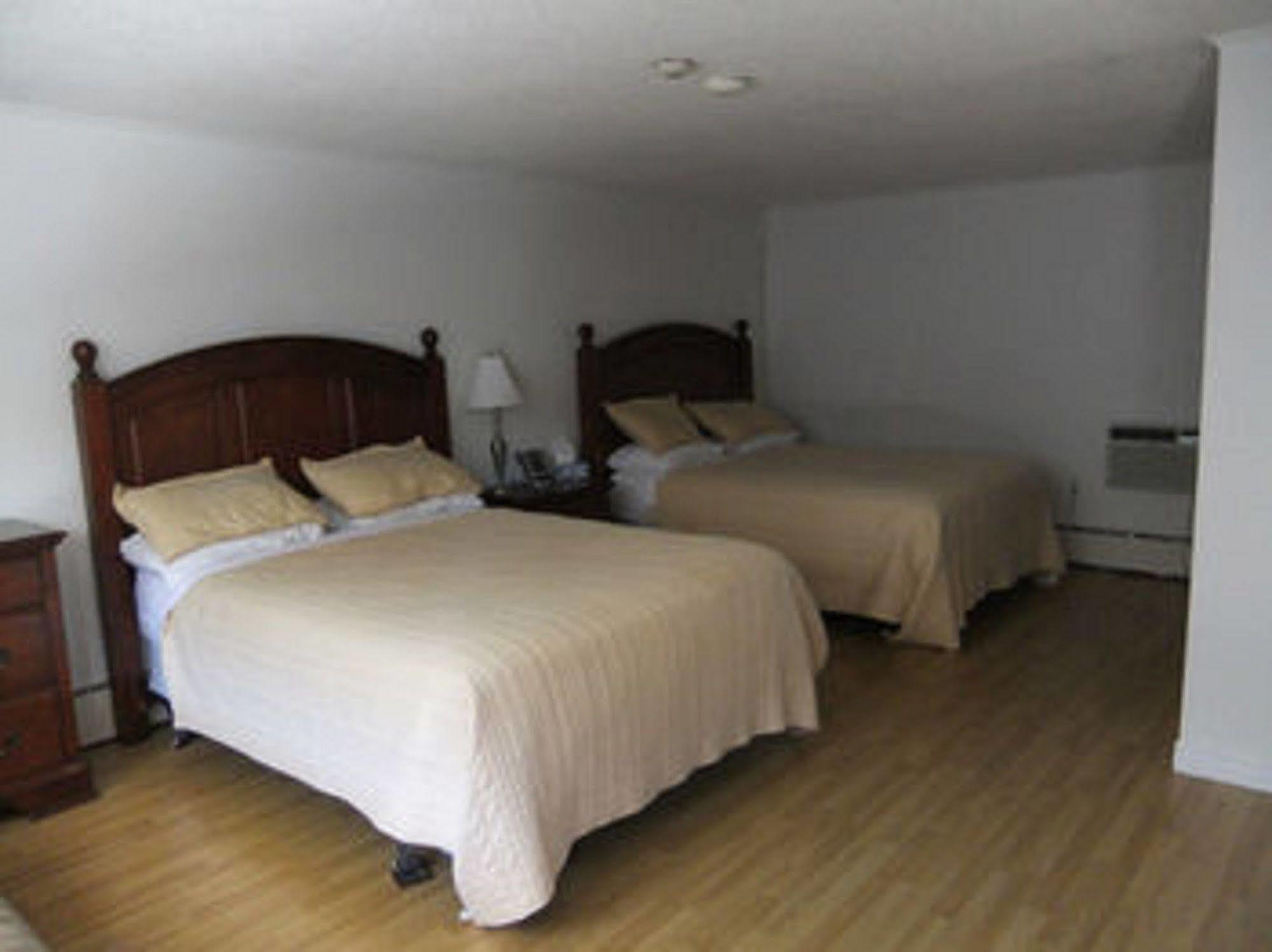 Stonehouse Motel And Restaurant Truro Bagian luar foto