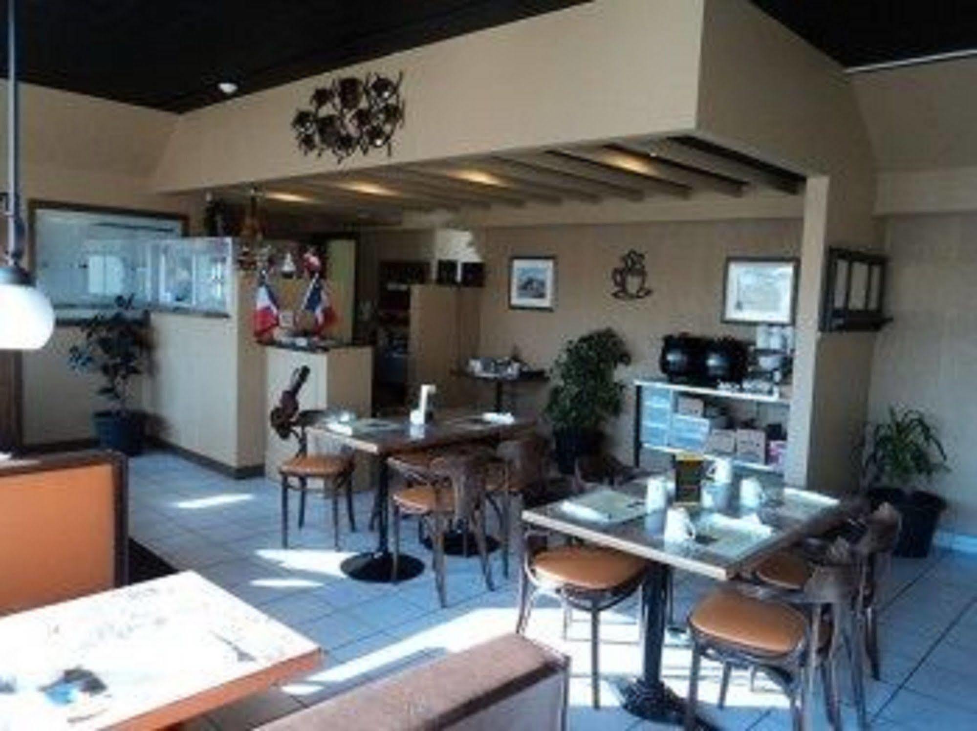 Stonehouse Motel And Restaurant Truro Bagian luar foto