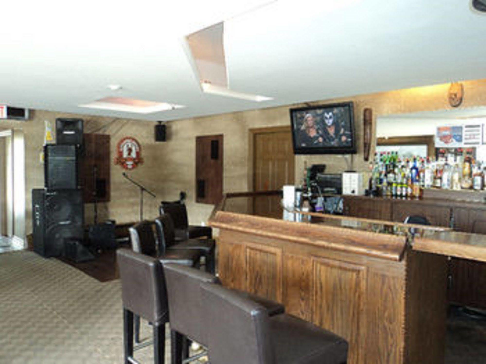 Stonehouse Motel And Restaurant Truro Bagian luar foto