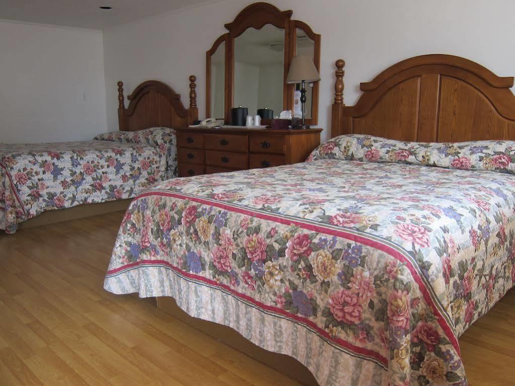 Stonehouse Motel And Restaurant Truro Bagian luar foto