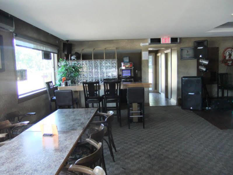 Stonehouse Motel And Restaurant Truro Bagian luar foto