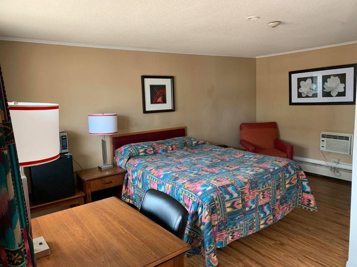 Stonehouse Motel And Restaurant Truro Bagian luar foto